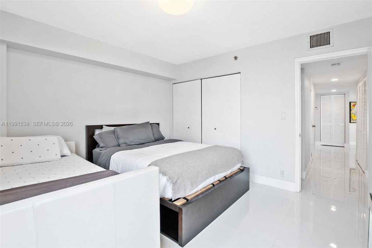 3600 Mystic Pointe Dr , Unit 1212, Aventura, FL 33180 Photo