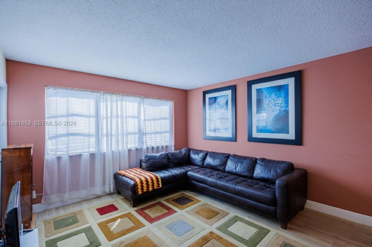 2300 Park Ln, Unit 203, Hollywood, FL 33021 Photo