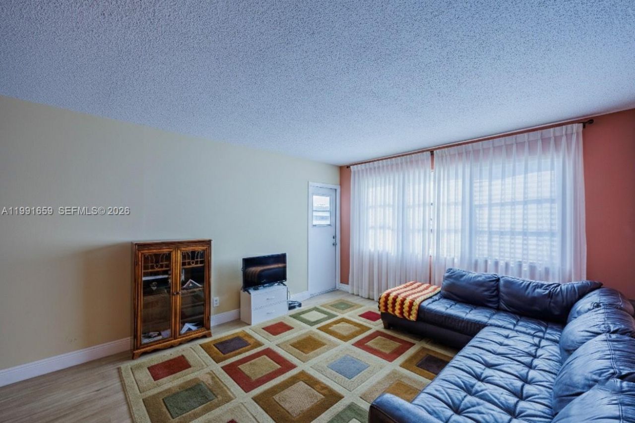 2300 Park Ln , Unit 203, Hollywood, FL 33021 Photo