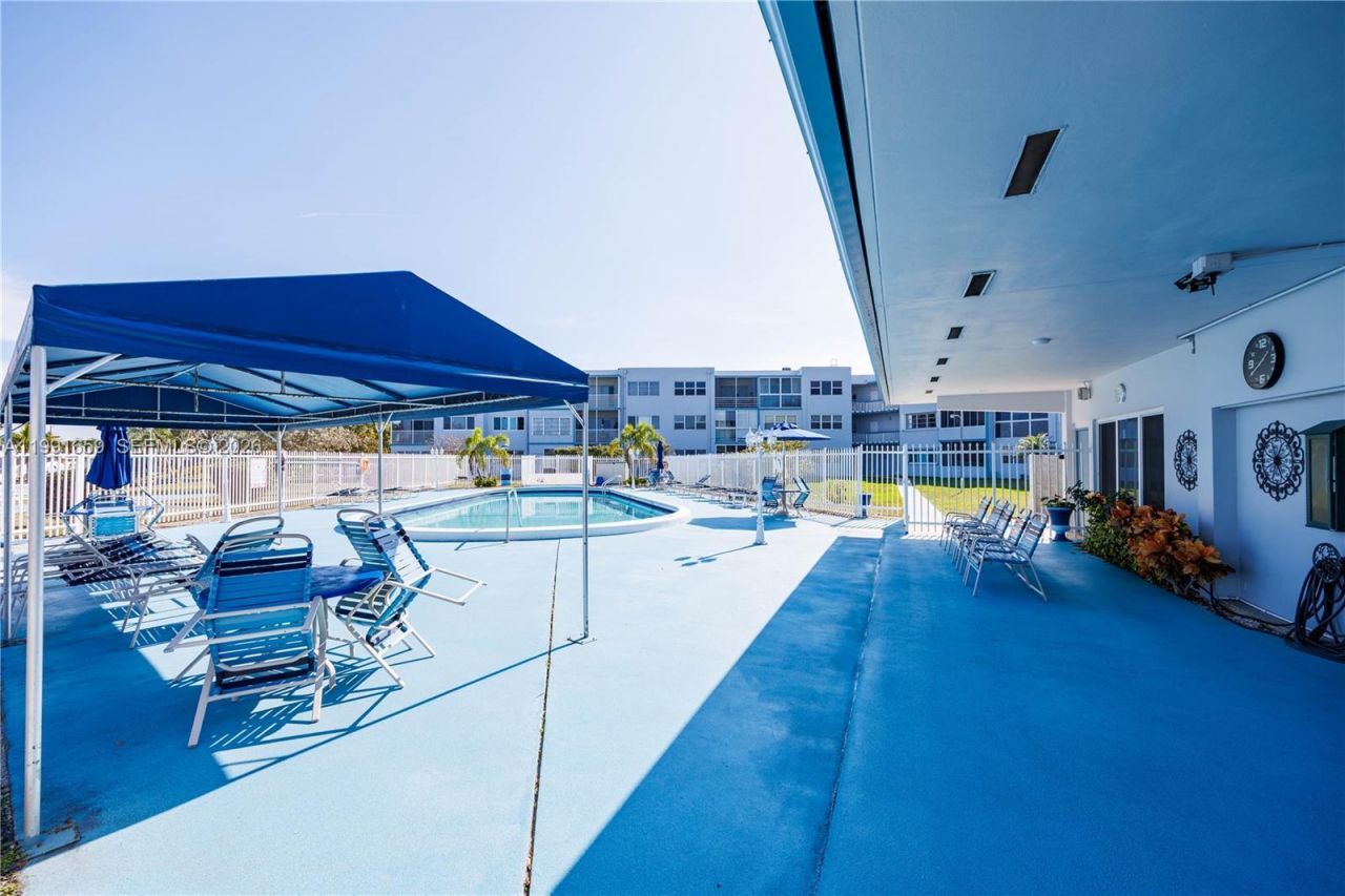 2300 Park Ln , Unit 203, Hollywood, FL 33021 Photo