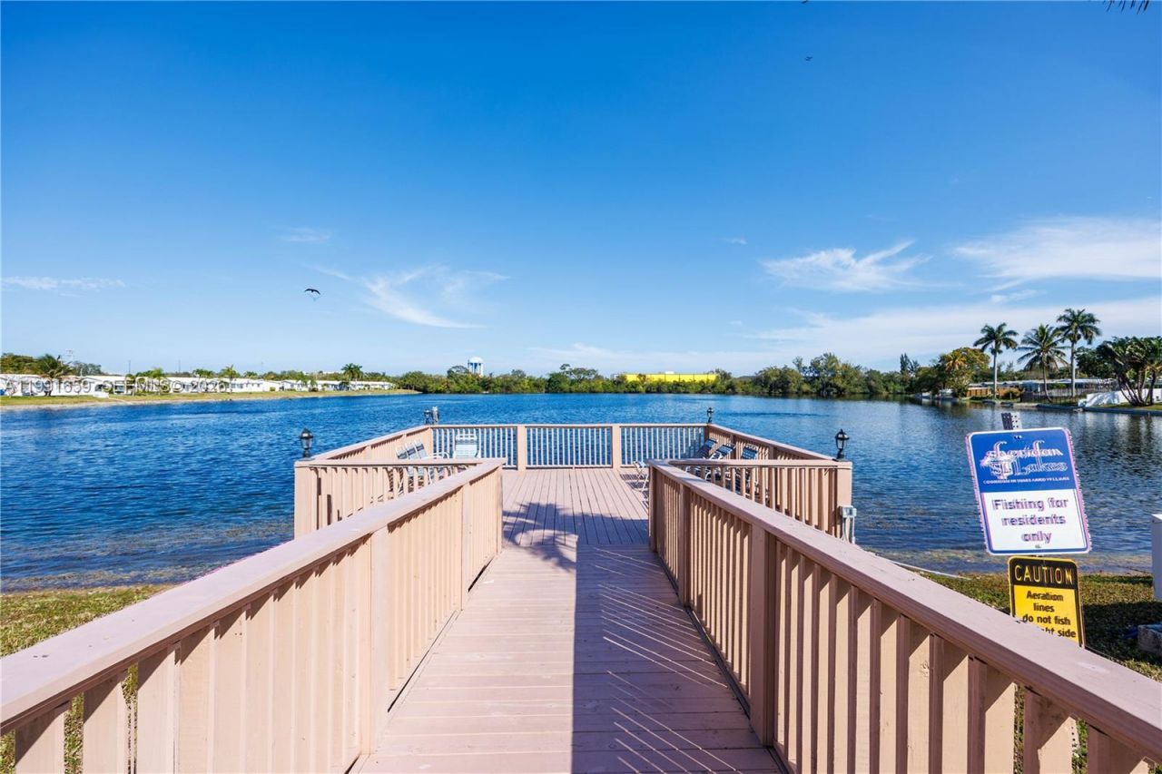 2300 Park Ln, Unit 203, Hollywood, FL 33021 Photo