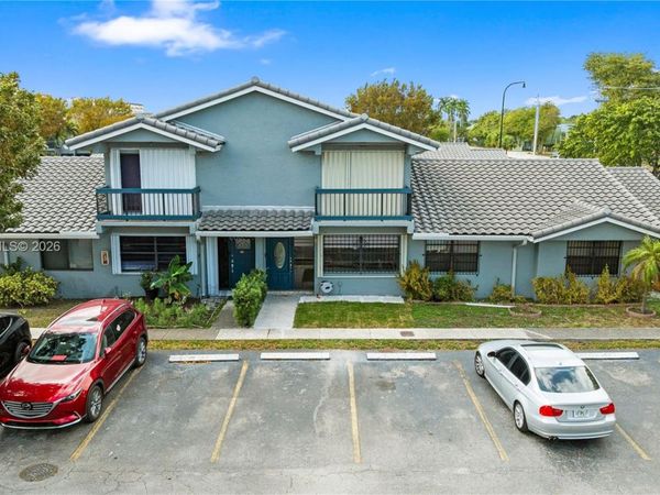 10908 NW 7th St , Unit 403, Miami, FL 33172