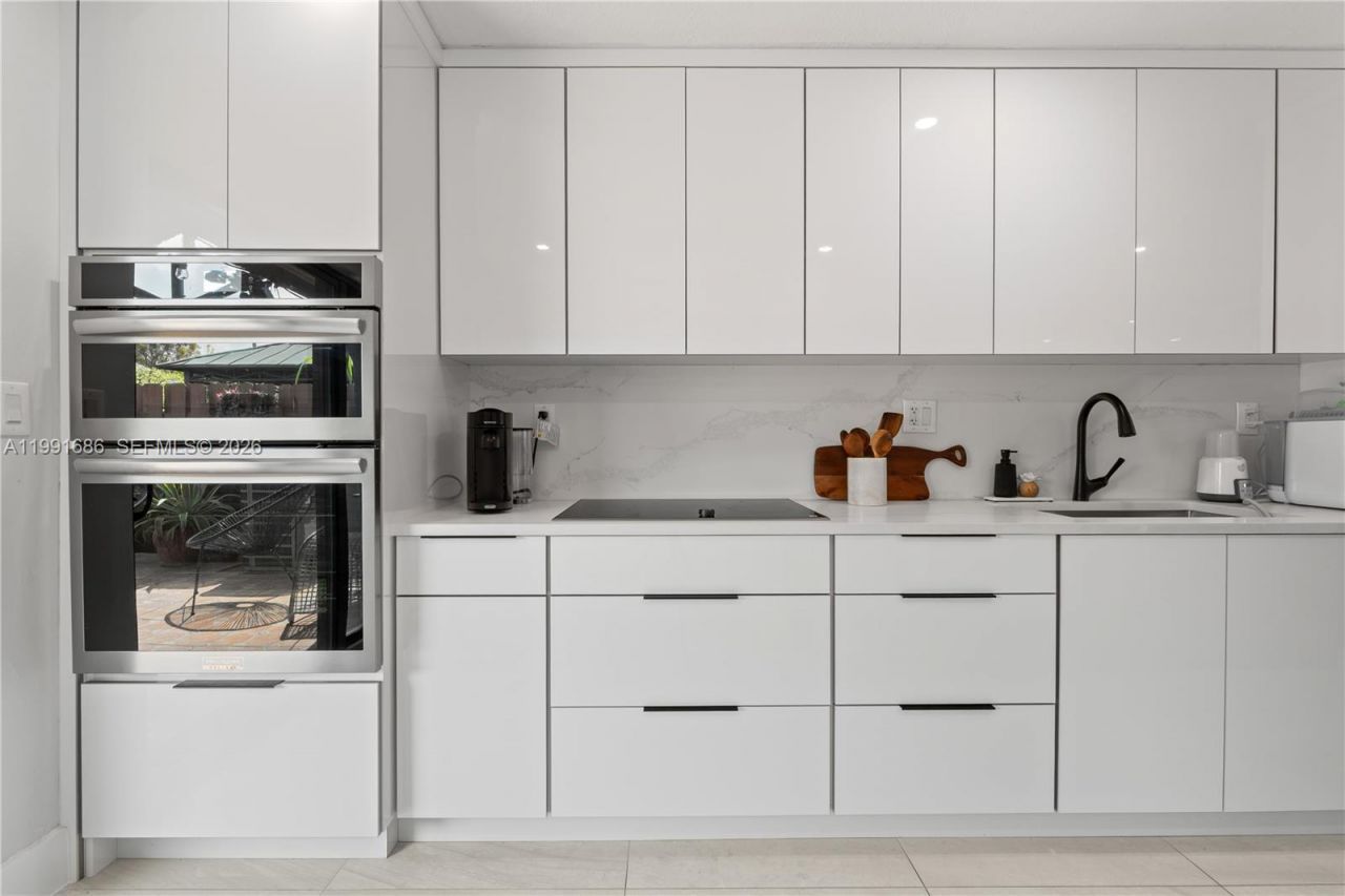 10908 NW 7th St , Unit 403, Miami, FL 33172 Photo