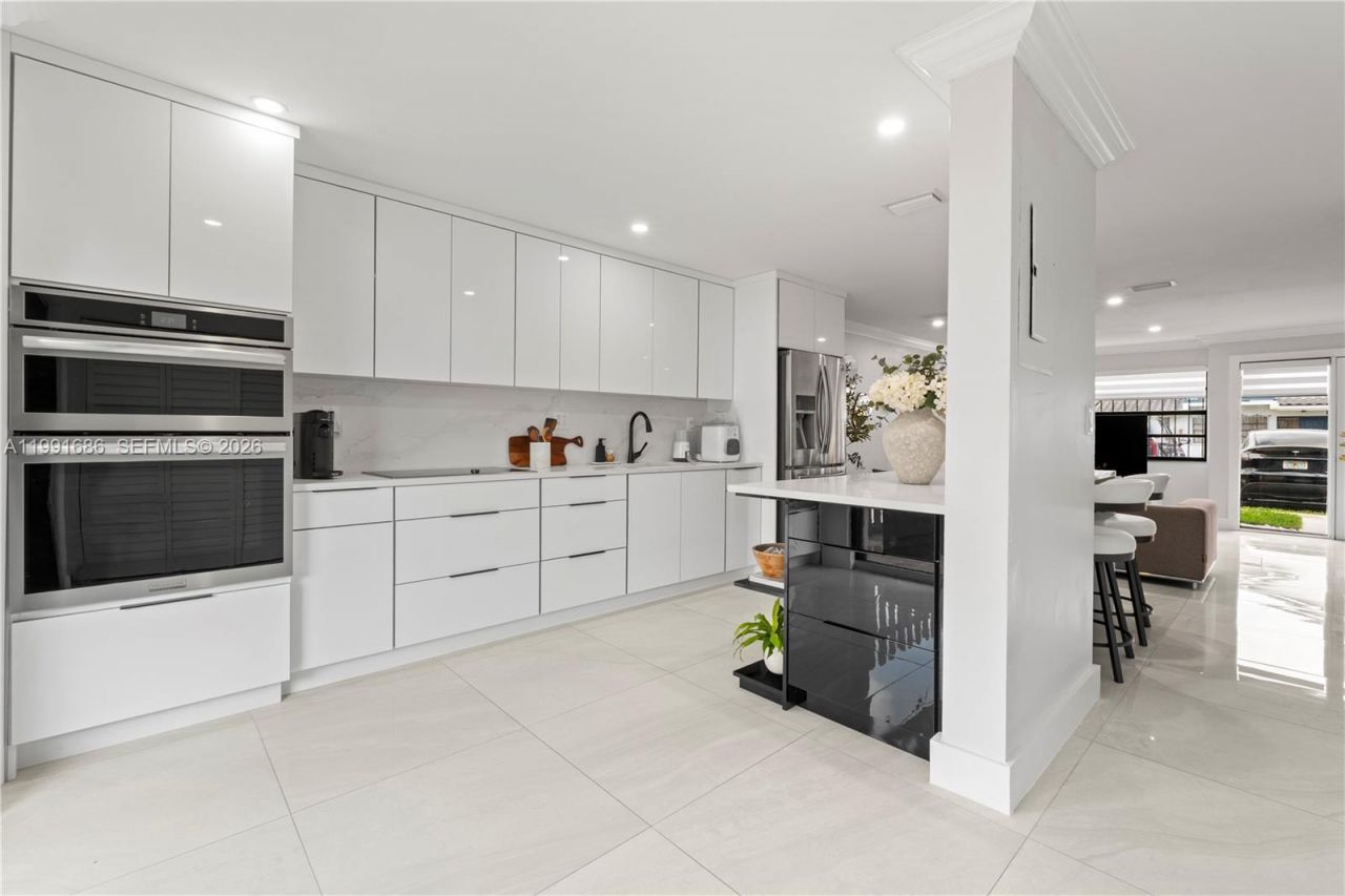 10908 NW 7th St , Unit 403, Miami, FL 33172 Photo