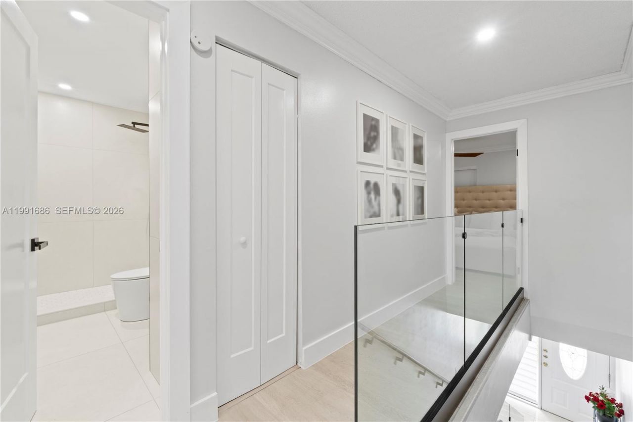 10908 NW 7th St , Unit 403, Miami, FL 33172 Photo