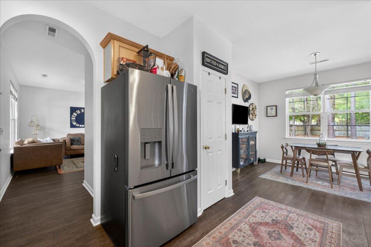 8945 Planters Row Lane Photo 12