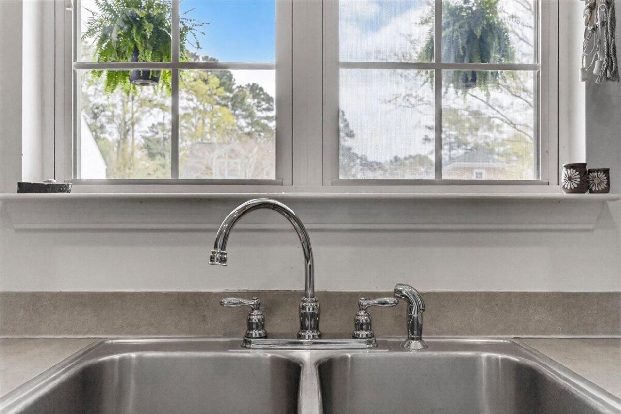 8945 Planters Row Lane Photo 13