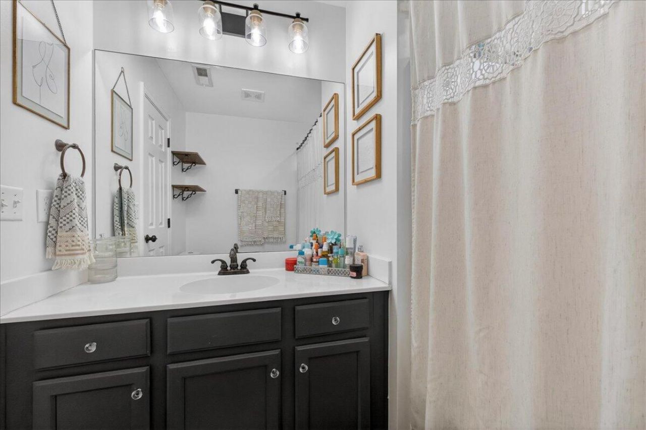 8945 Planters Row Lane Photo 18