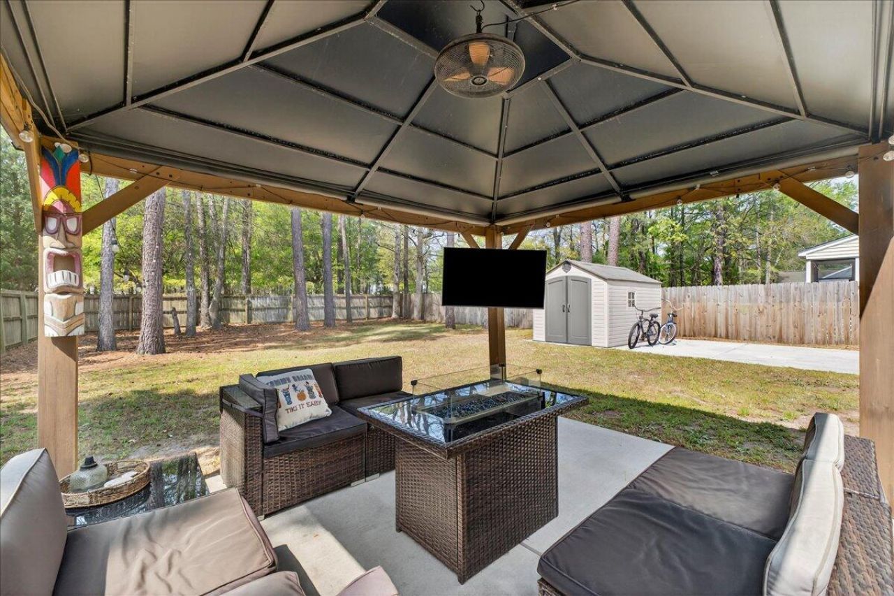 8945 Planters Row Lane Photo 24