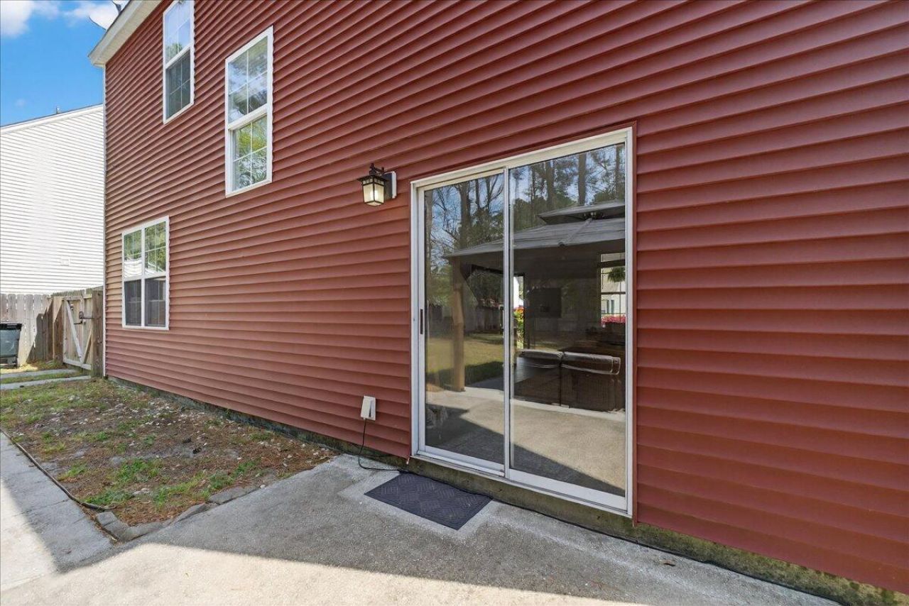 8945 Planters Row Lane Photo 27