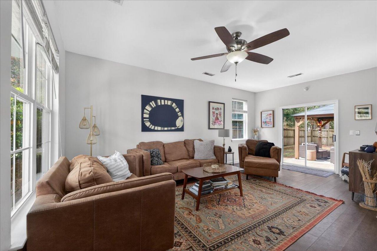 8945 Planters Row Lane Photo 8