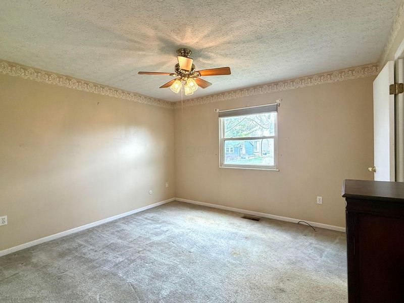 676 Juniper Lane, Columbus, OH 43230 Photo 10