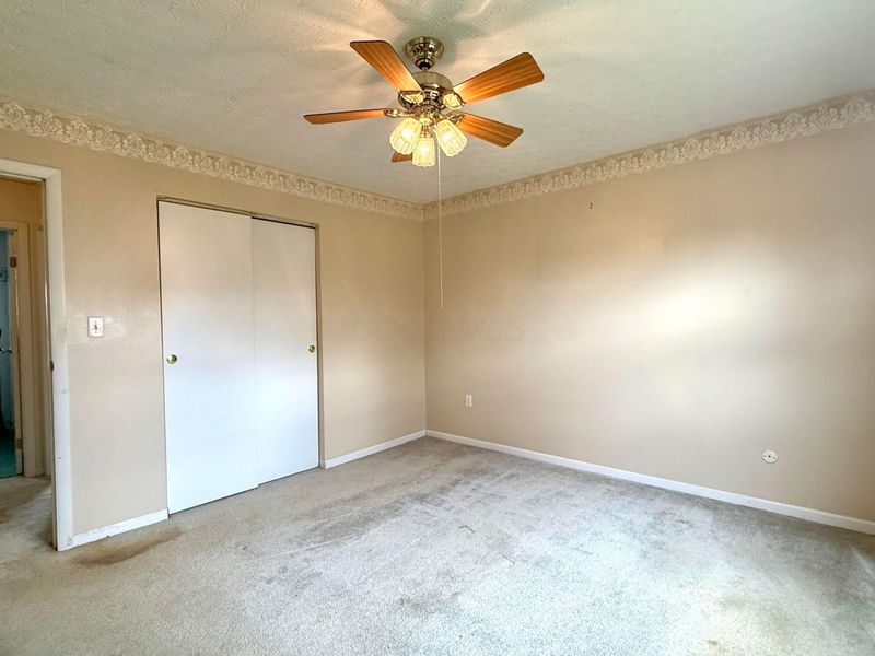 676 Juniper Lane, Columbus, OH 43230 Photo 11