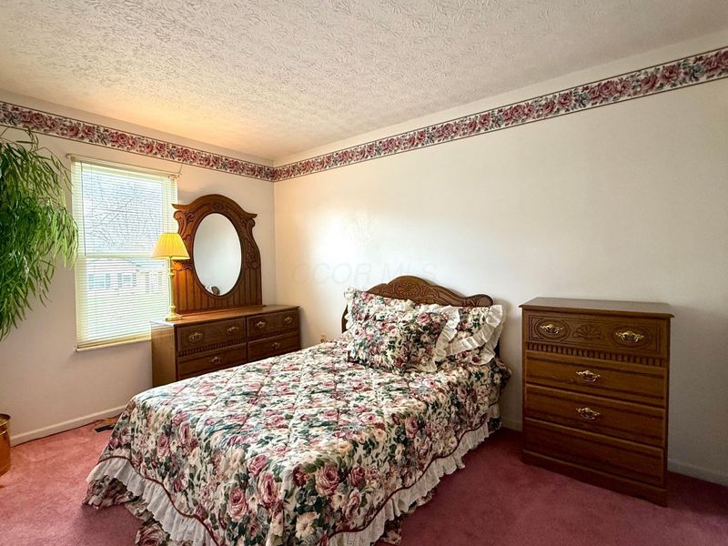 676 Juniper Lane, Columbus, OH 43230 Photo 13