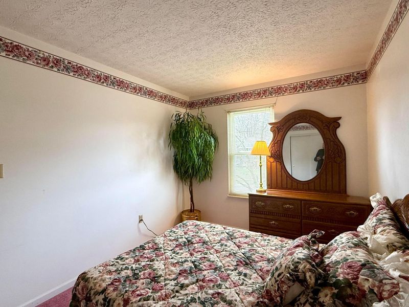 676 Juniper Lane, Columbus, OH 43230 Photo 14