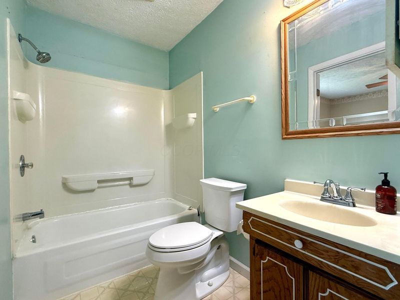 676 Juniper Lane, Columbus, OH 43230 Photo 17