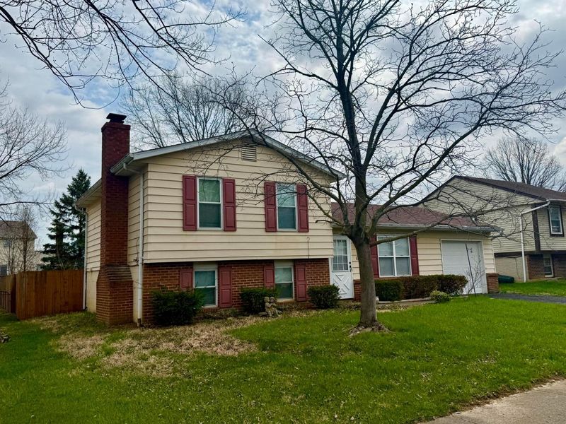 676 Juniper Lane, Columbus, OH 43230 Photo 2