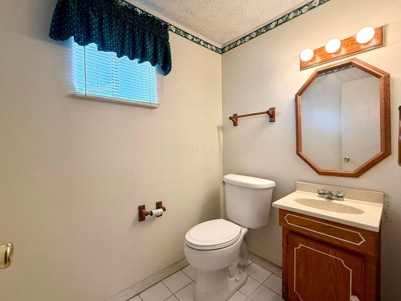 676 Juniper Lane, Columbus, OH 43230 Photo 22