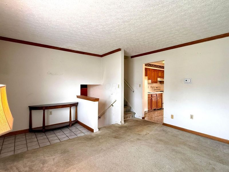 676 Juniper Lane, Columbus, OH 43230 Photo 6