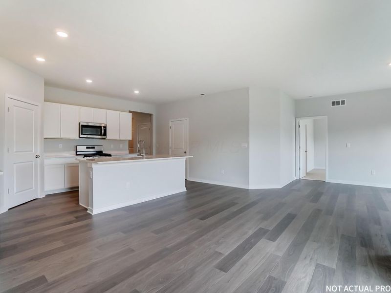 1049 Sherwood Loop , Bellefontaine, OH 43311 Photo 6