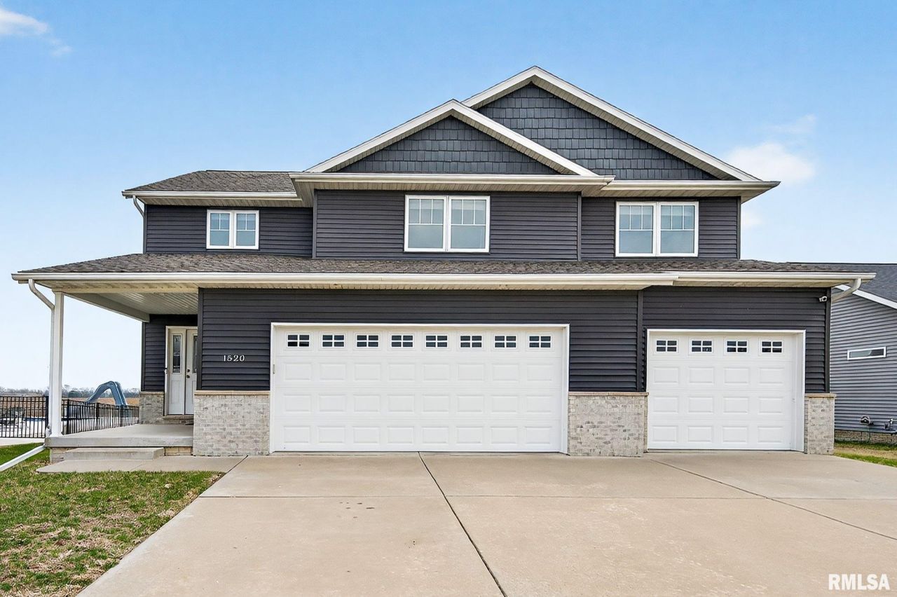 1520 W Harborway Drive, Chillicothe, IL 61523 Main Photo