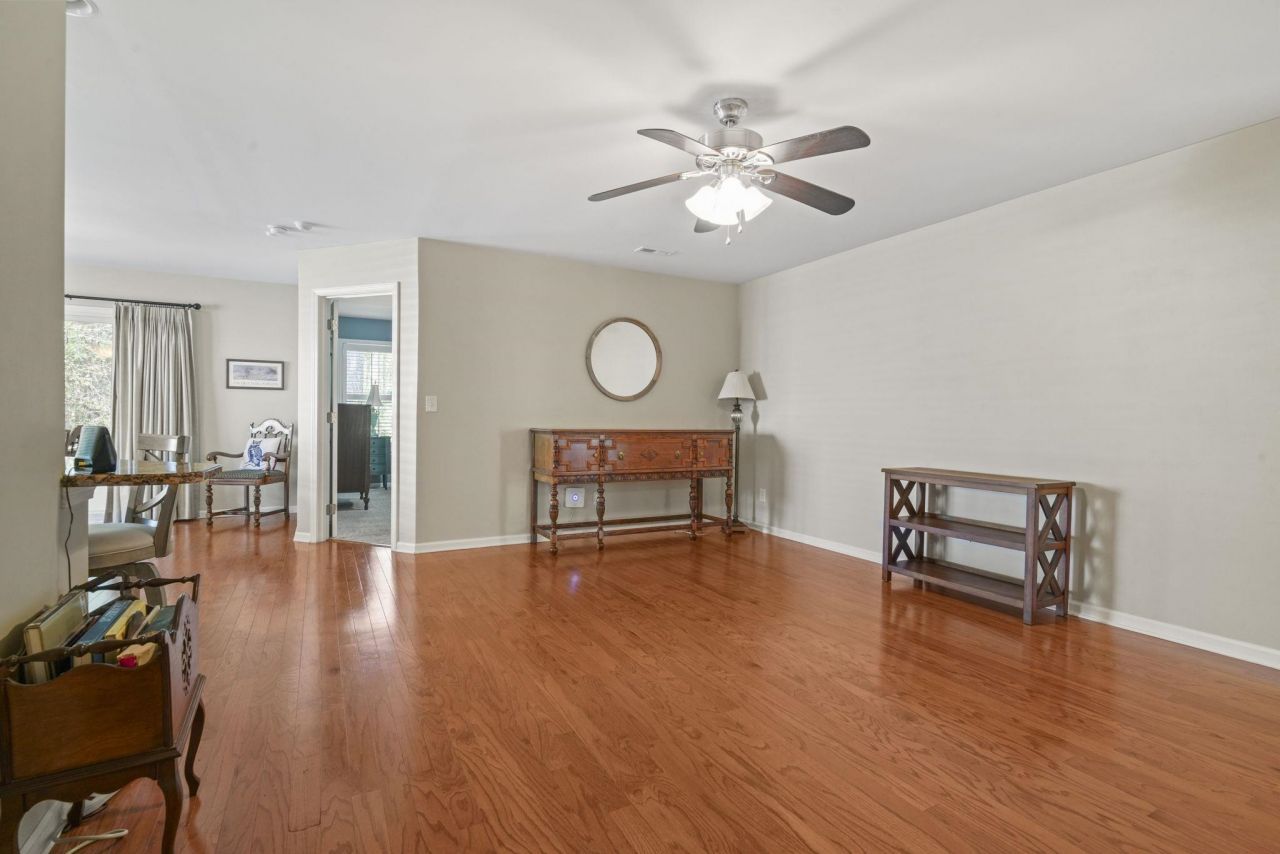 122 Clearwater Dr. Photo 4