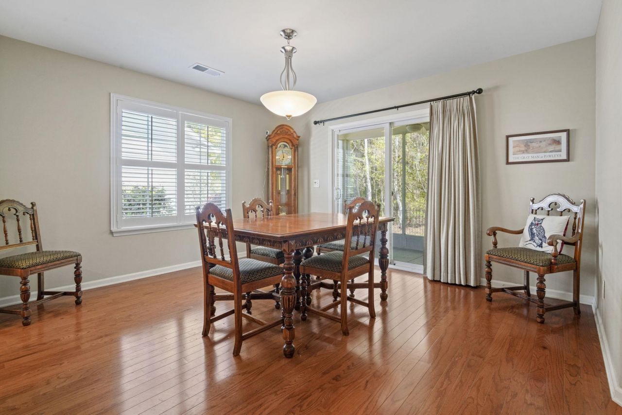 122 Clearwater Dr. Photo 9