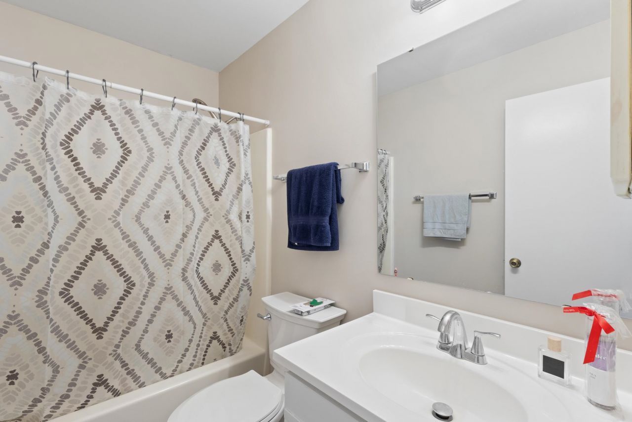 6850 King Arthur Dr.  Photo 13