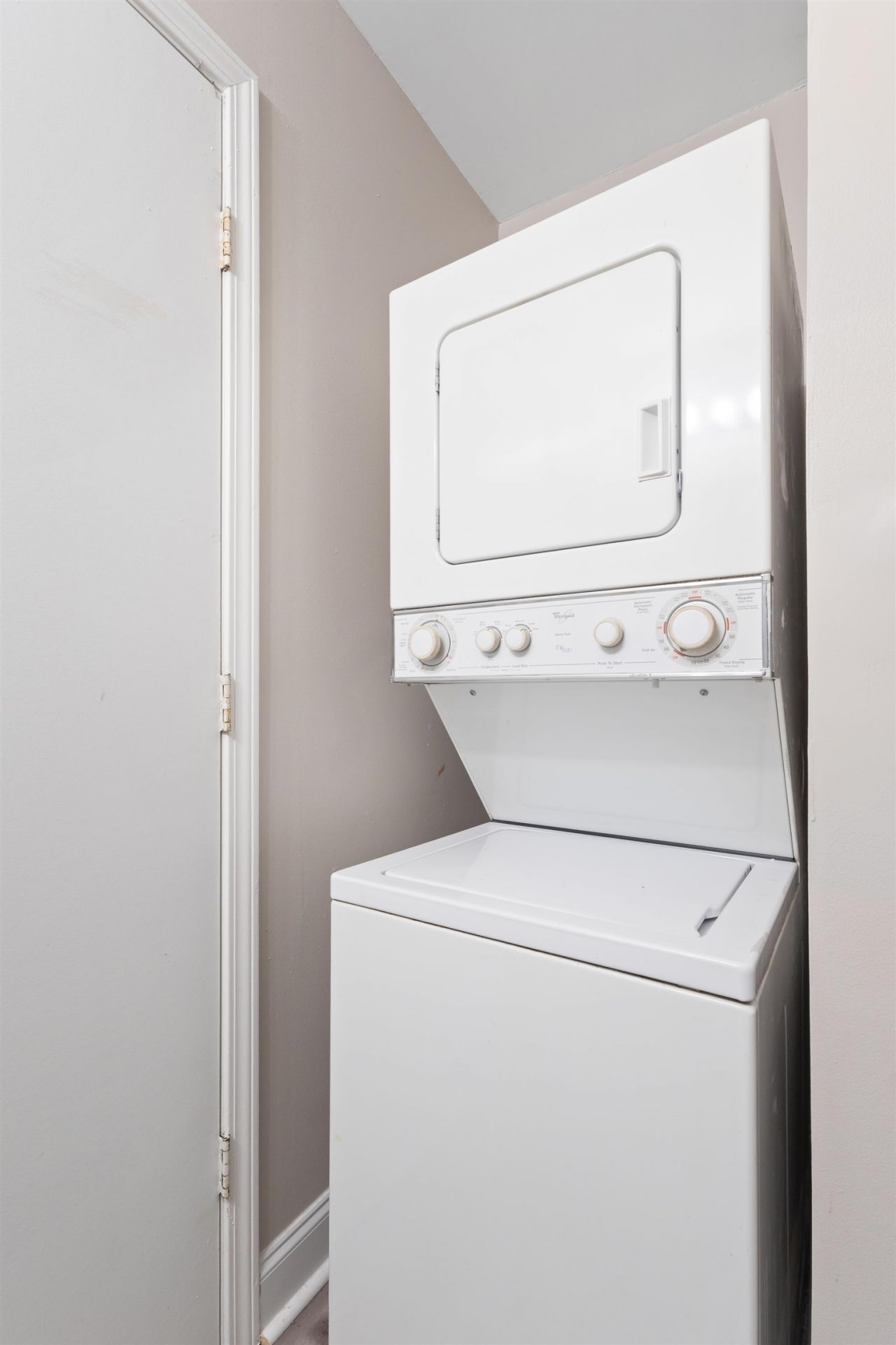 6850 King Arthur Dr.  Photo 15