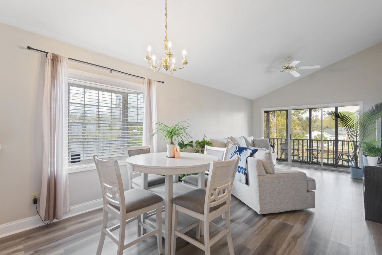 6850 King Arthur Dr.  Photo 5