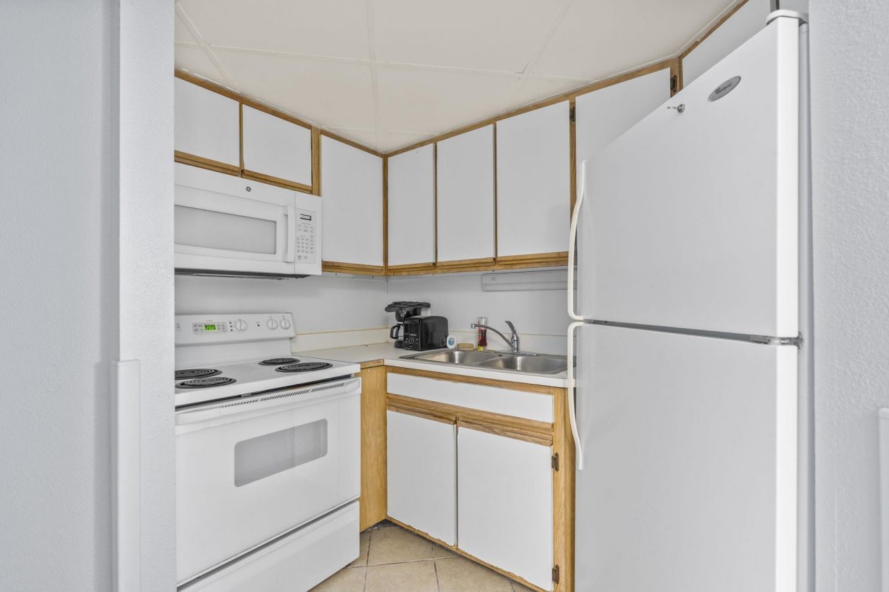 1501 S Ocean Blvd.  Photo 17