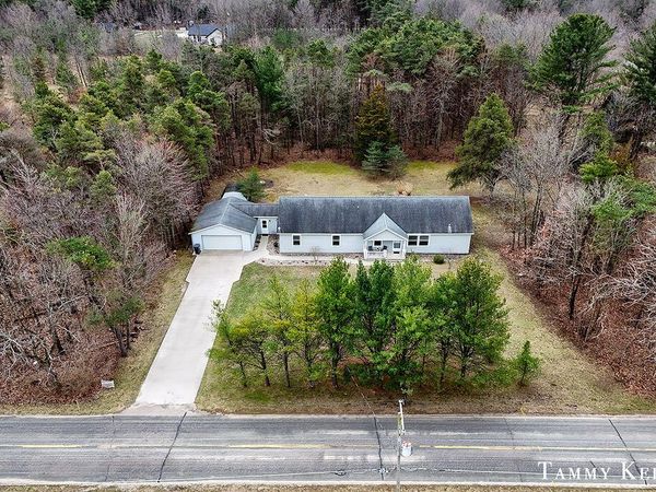 6490 135th Avenue, Saugatuck, MI 49453