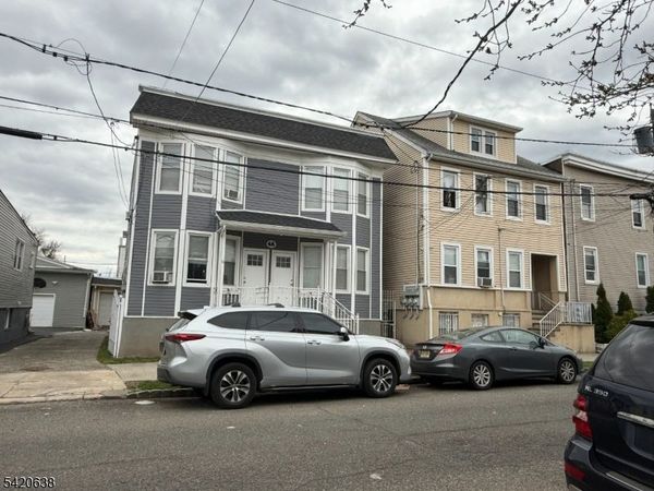 16 Columbus St, Bloomfield, NJ 07003