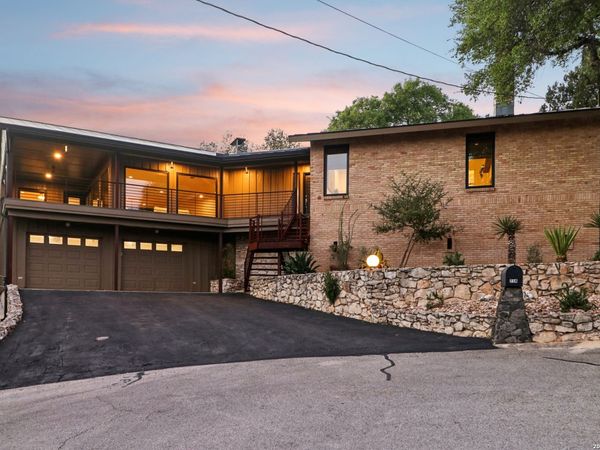 714 Starcrest, New Braunfels, TX 78130