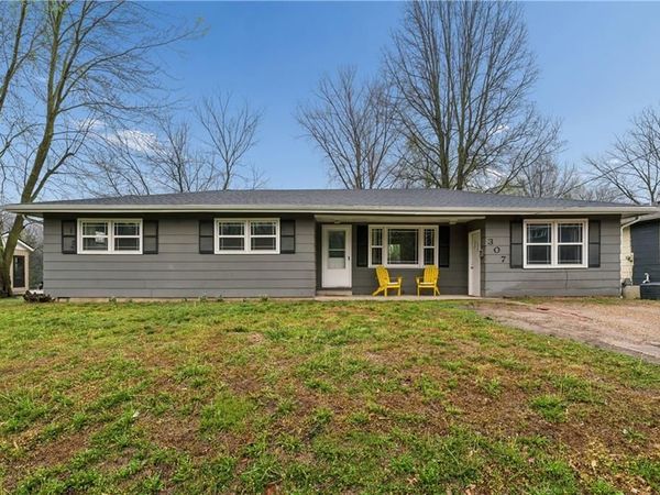 307 Ridge Street, Sweet Springs, MO 65351