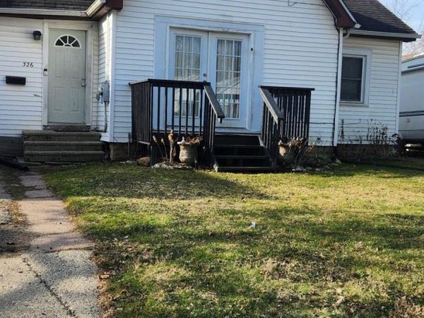 326 Potter Avenue, Lansing, MI 48910