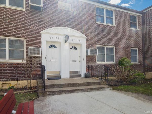 61-28 255th , Unit 1016, Little Neck, NY 11362