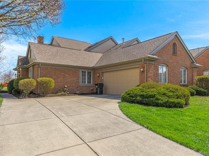 2695 Vienna Estates Drive, Miamisburg, OH 45459 Photo 2