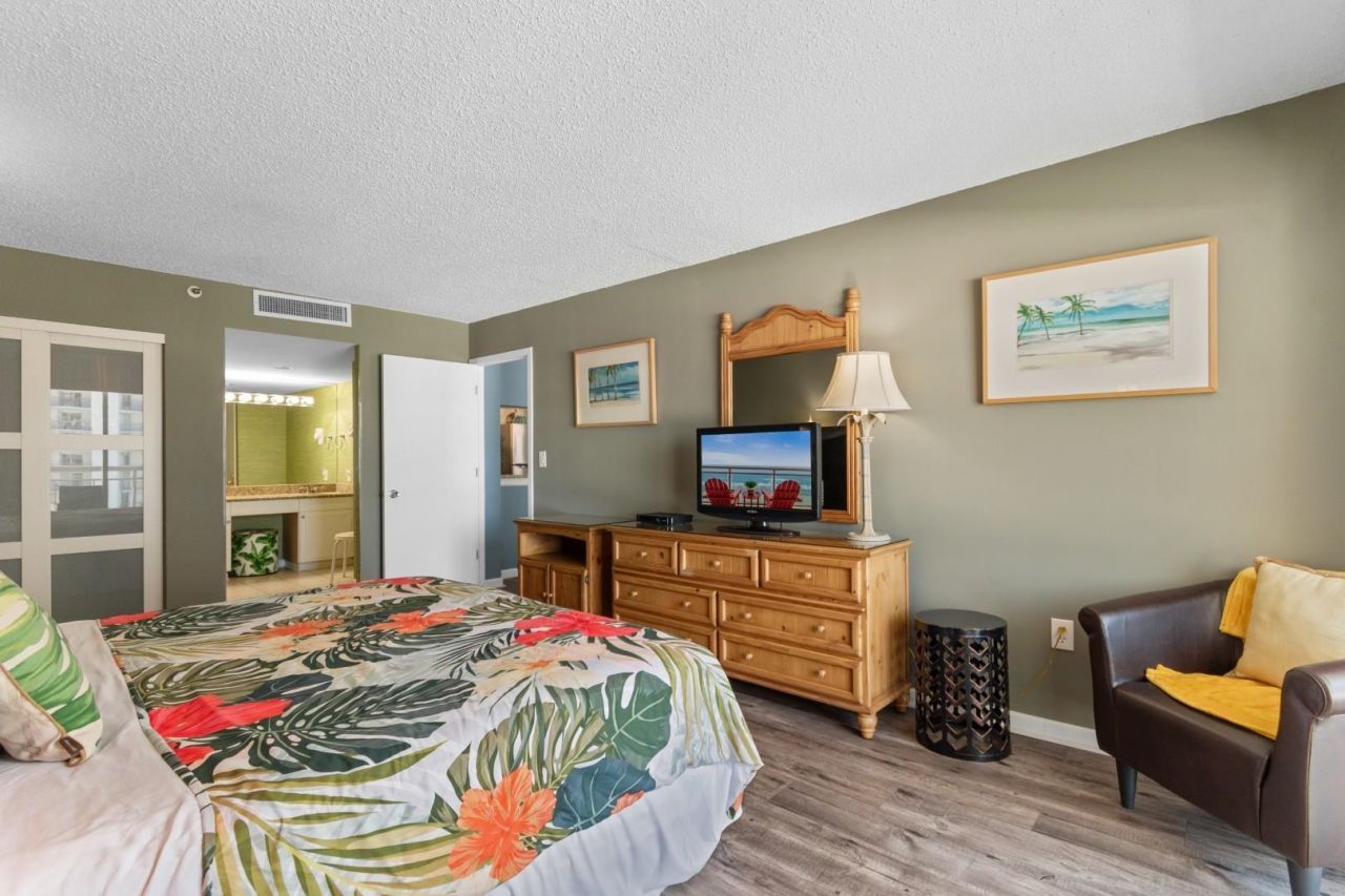 9820 Queensway Blvd.  Photo 13