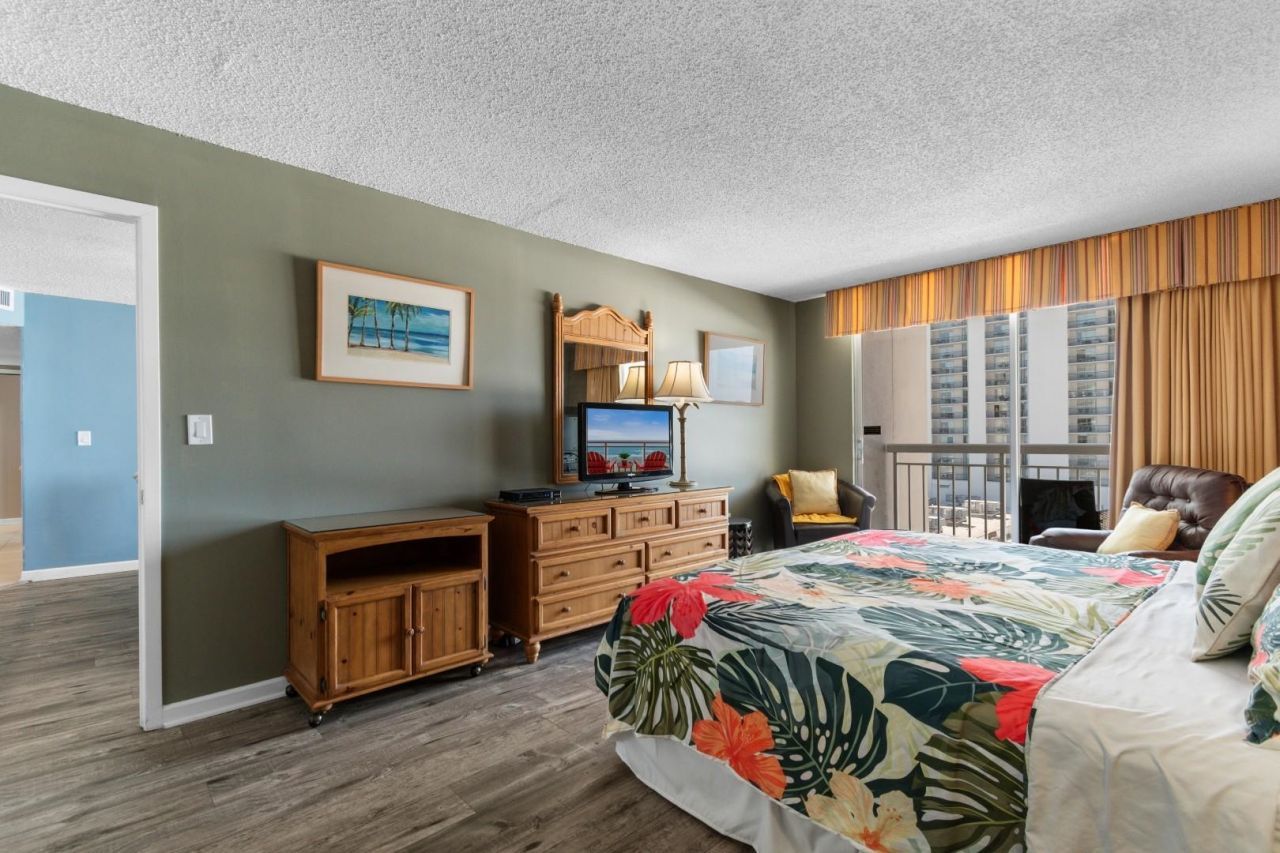 9820 Queensway Blvd.  Photo 14