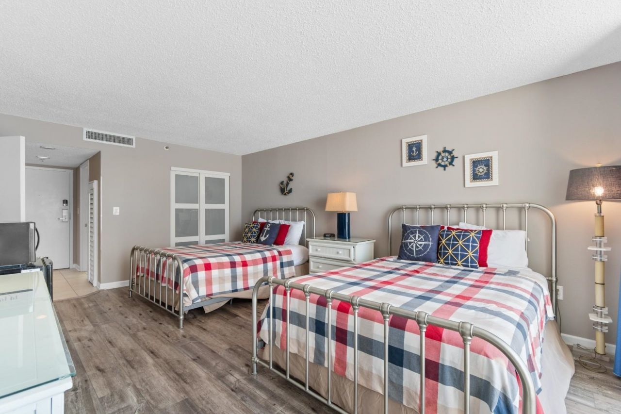 9820 Queensway Blvd.  Photo 20