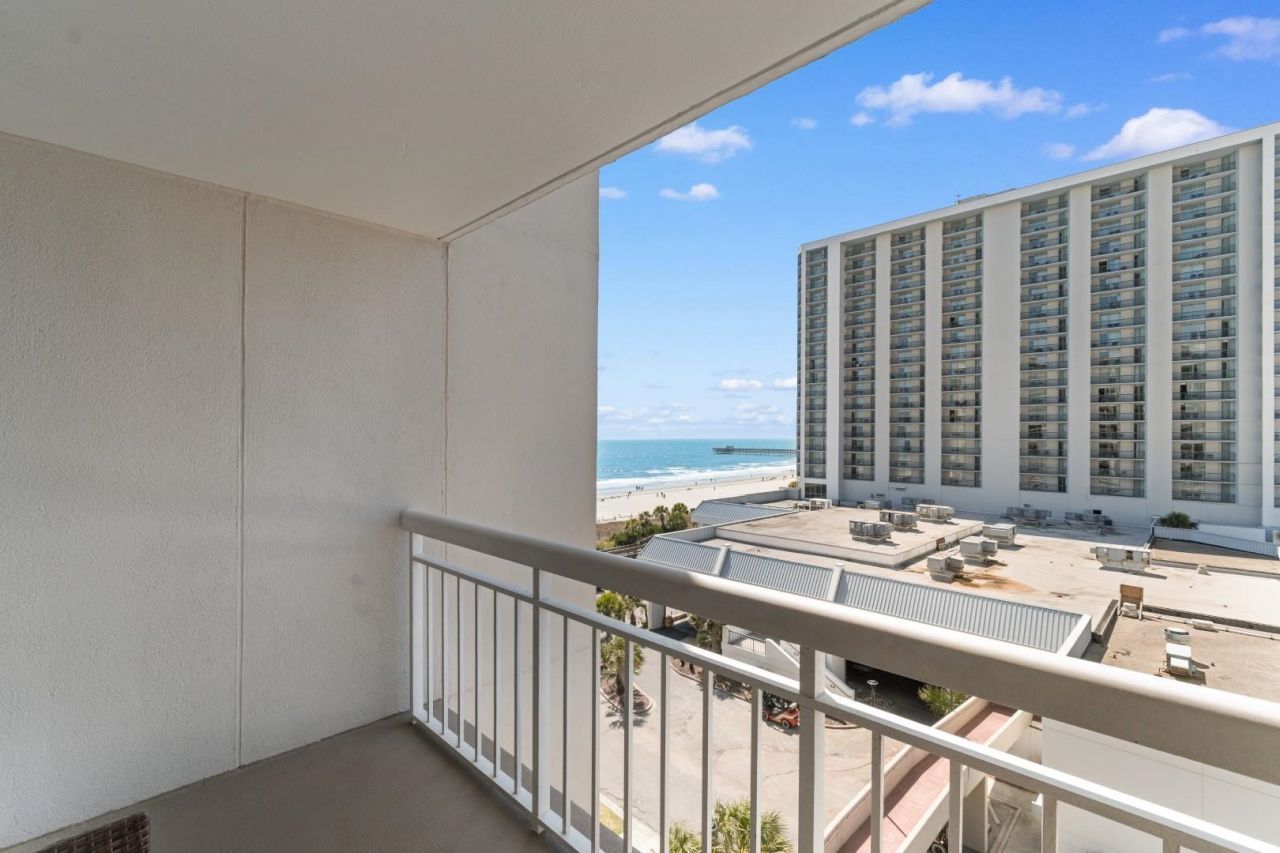 9820 Queensway Blvd.  Photo 24