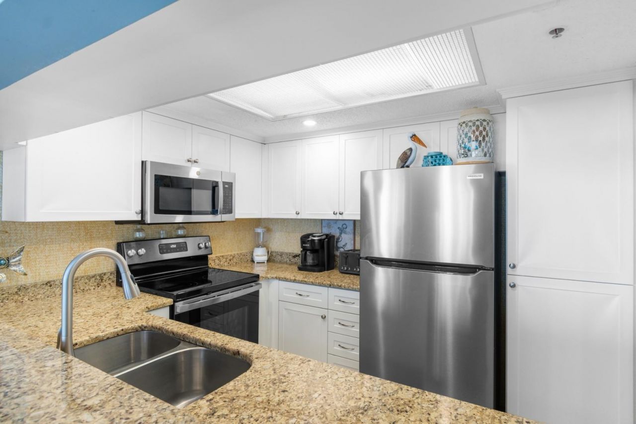 9820 Queensway Blvd.  Photo 6