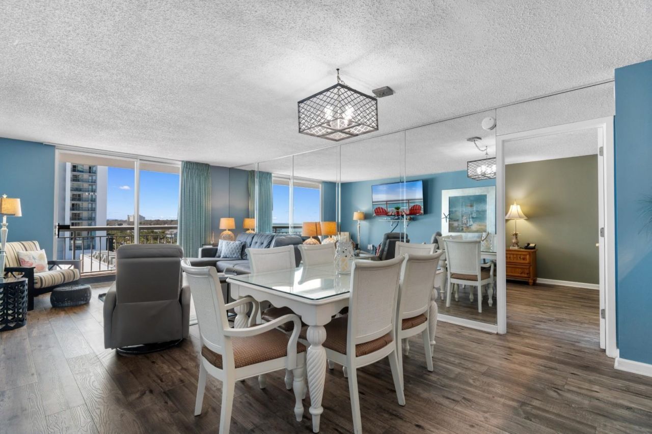 9820 Queensway Blvd.  Photo 7