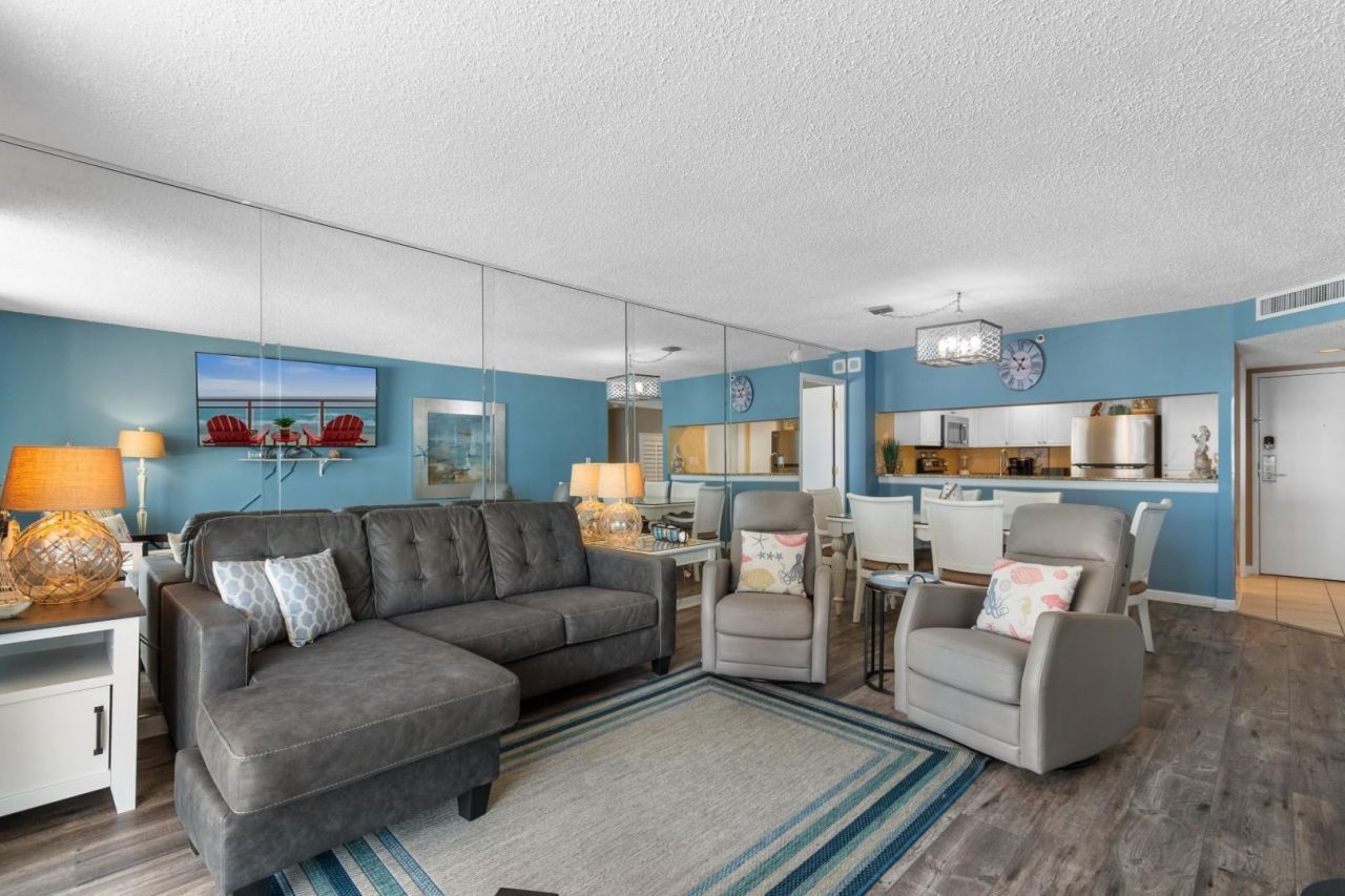 9820 Queensway Blvd.  Photo 8