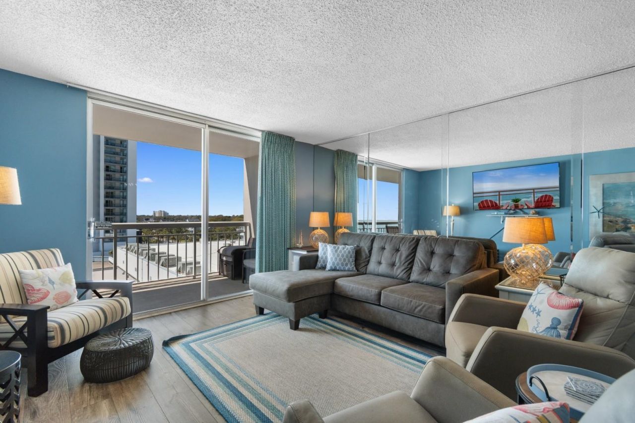 9820 Queensway Blvd.  Photo 9