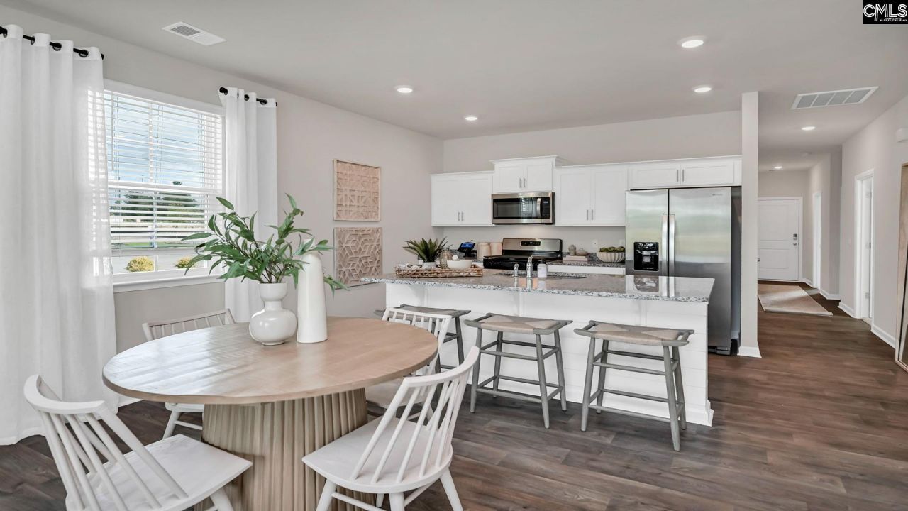 1073 Grand Oaks Drive  Photo 8