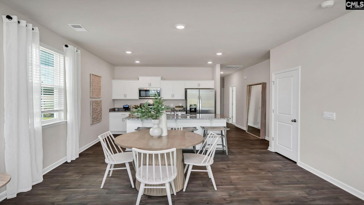 1073 Grand Oaks Drive  Photo 9