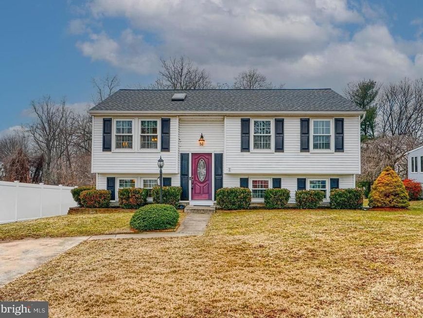 8908 Golden Tree Lane, Baltimore, MD 21221 Main Photo