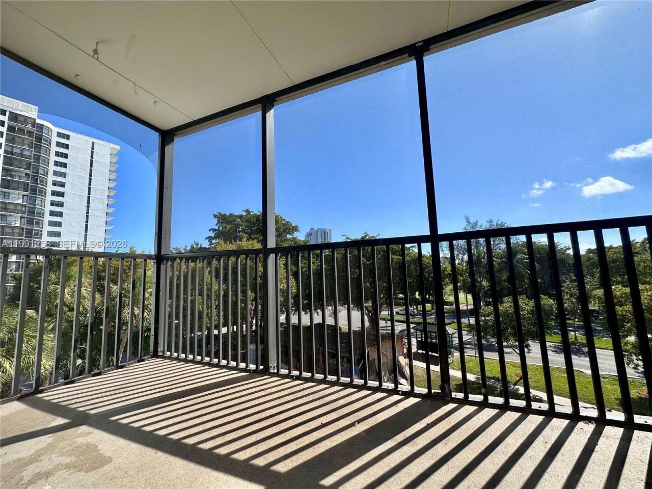 3301 N Country Club Dr , Unit 410, Aventura, FL 33180 Photo